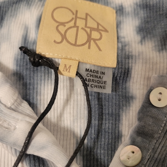 Chaser tie dye rooshed sleeve tee blue and white size medium new with tags - Picture 4 of 5